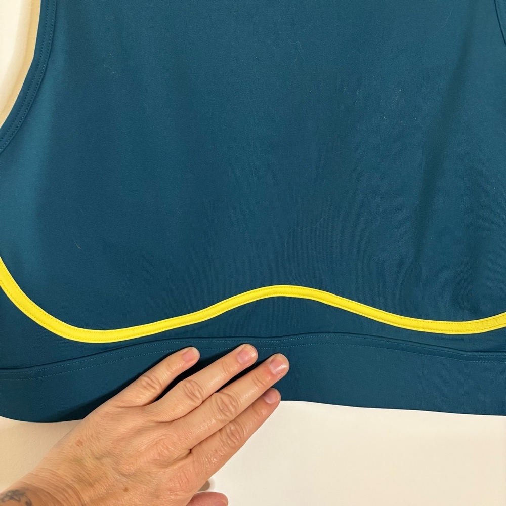 Fabletics Blare Cross Back Sports Bra - Picture 2 of 12